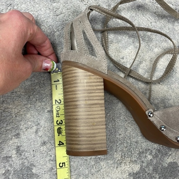 Seychelles Drift Taupe Suede Leather Lace up Heels Studded Sz 8.5 - Picture 12 of 16